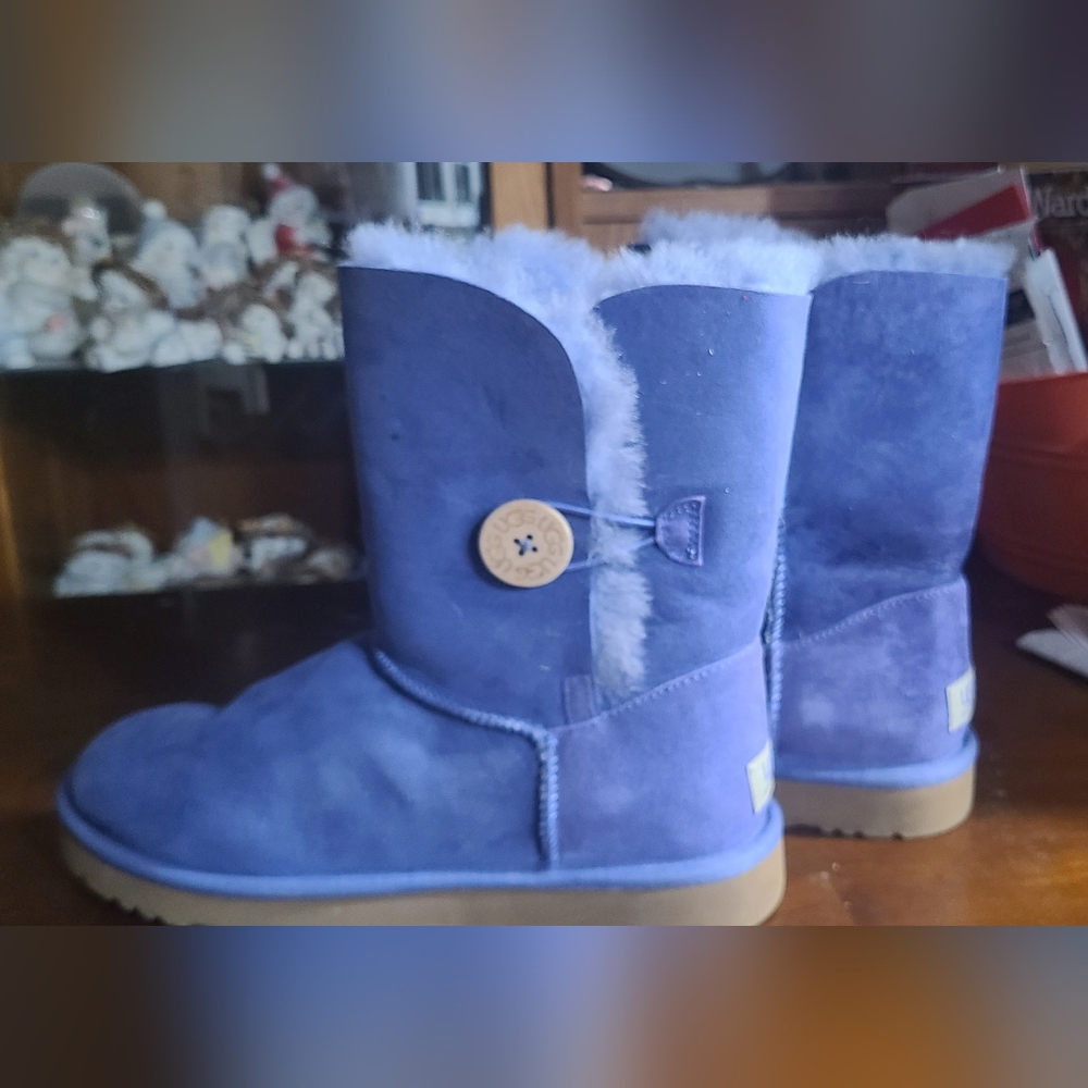 Bailey Button Uggs